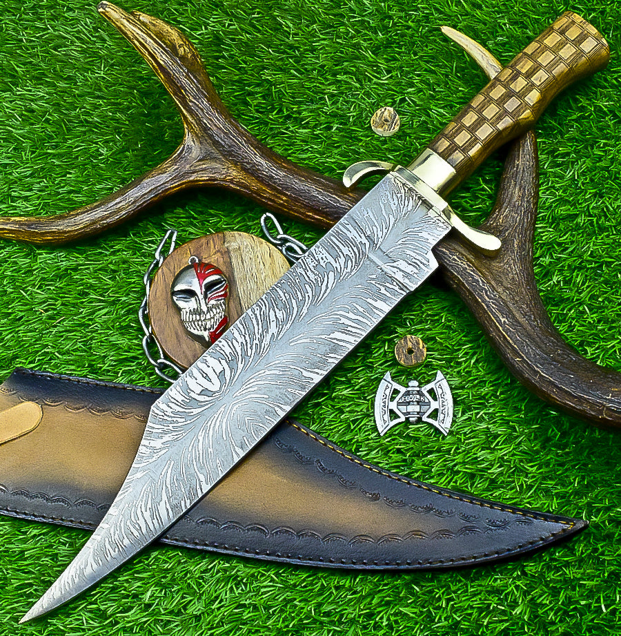 Compact Damascus Steel Fixed Blade Knife with Bone Handle and Star Pommel | UN-9481