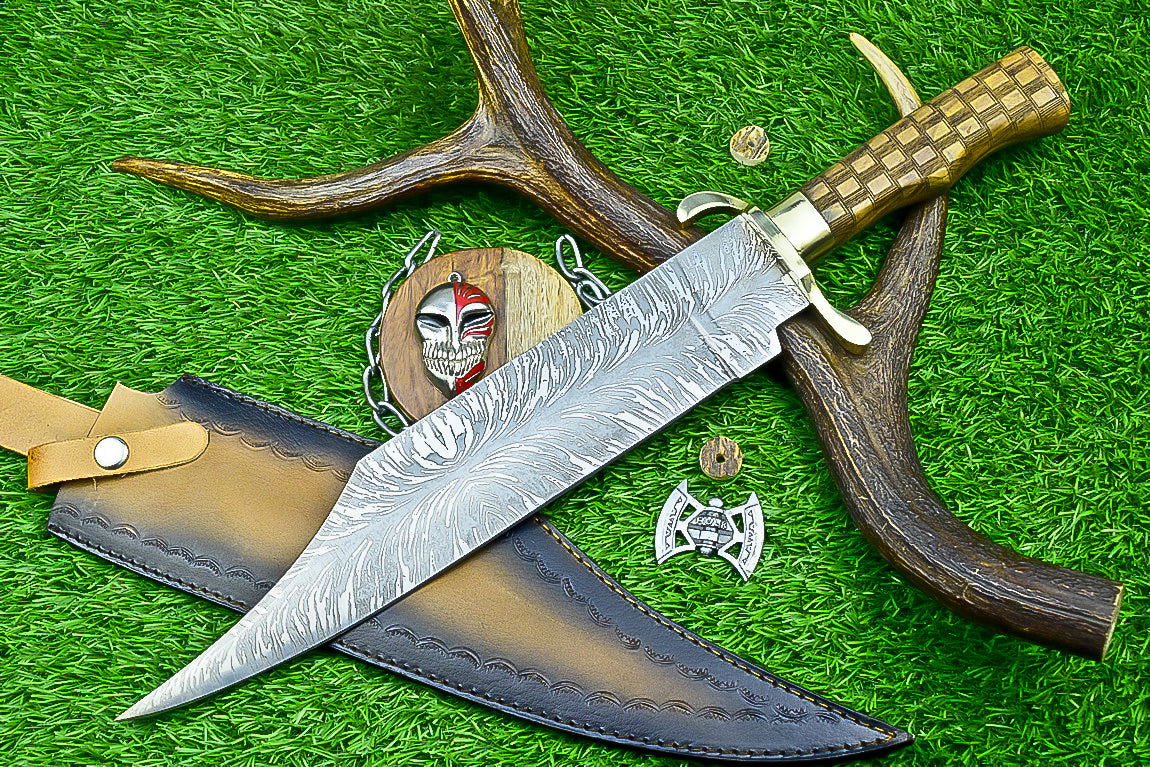 Compact Damascus Steel Fixed Blade Knife with Bone Handle and Star Pommel | UN-9481