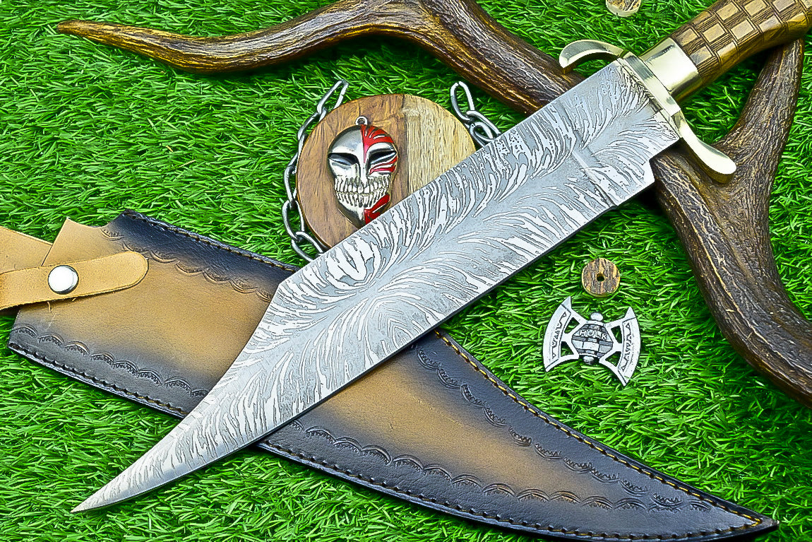 Compact Damascus Steel Fixed Blade Knife with Bone Handle and Star Pommel | UN-9481