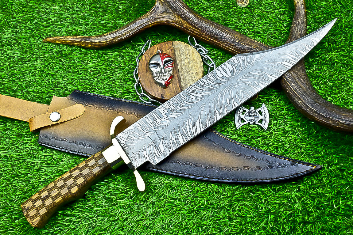 Compact Damascus Steel Fixed Blade Knife with Bone Handle and Star Pommel | UN-9481