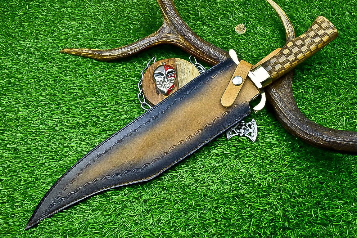 Compact Damascus Steel Fixed Blade Knife with Bone Handle and Star Pommel | UN-9481