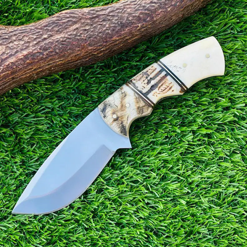 Classic Fixed Blade Hunting Knife - Full Tang with Leather Sheath