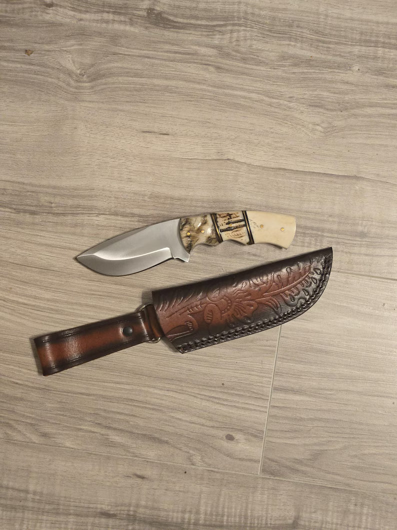 Classic Fixed Blade Hunting Knife - Full Tang with Leather Sheath