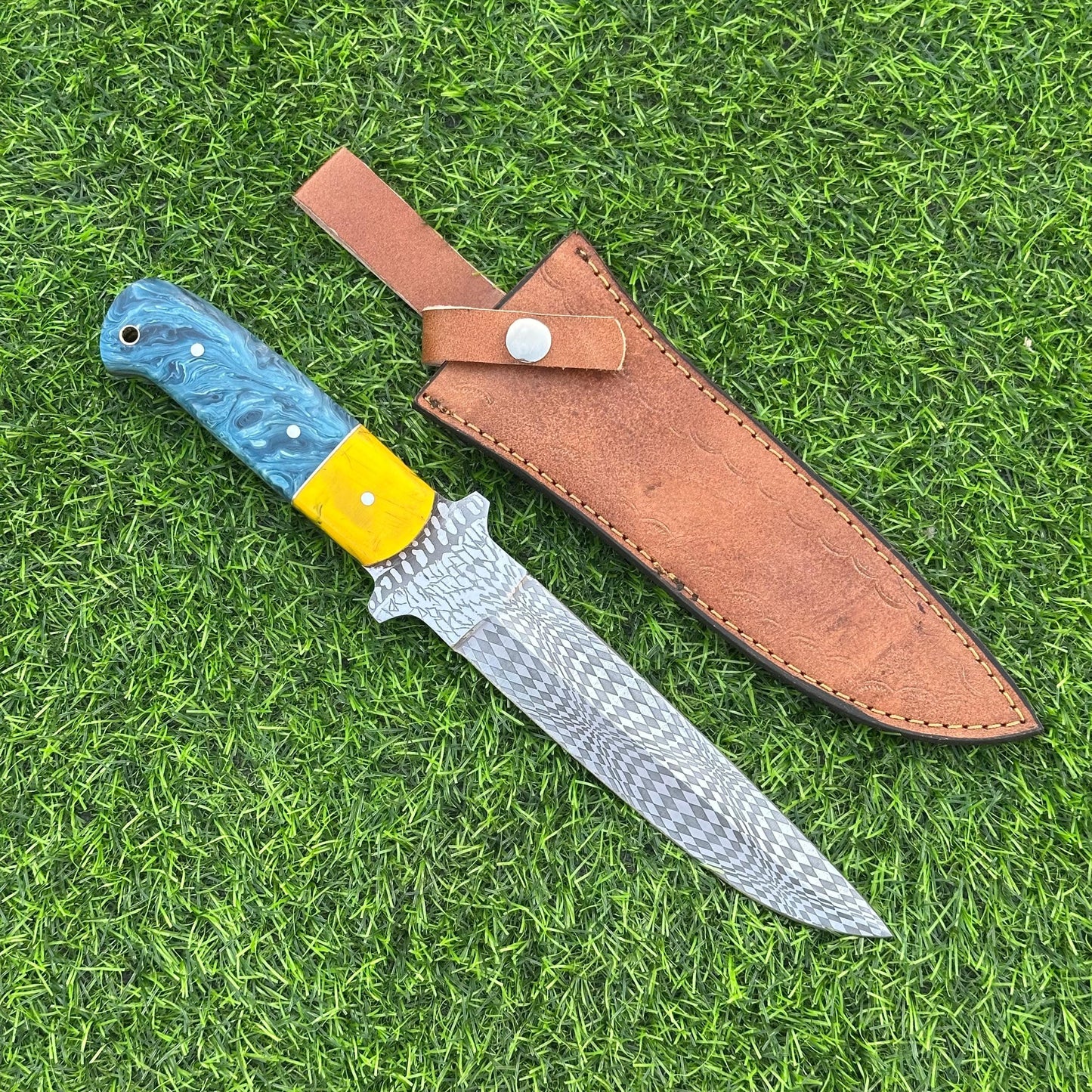 12" Handmade J2 Steel Etched Blade Bowie Hunting Knife – Resin Handle, Leather Sheath, Perfect for Hunting, Camping, Outdoor & Collectors
