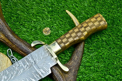 Compact Damascus Steel Fixed Blade Knife with Bone Handle and Star Pommel | UN-9481