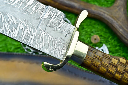 Compact Damascus Steel Fixed Blade Knife with Bone Handle and Star Pommel | UN-9481